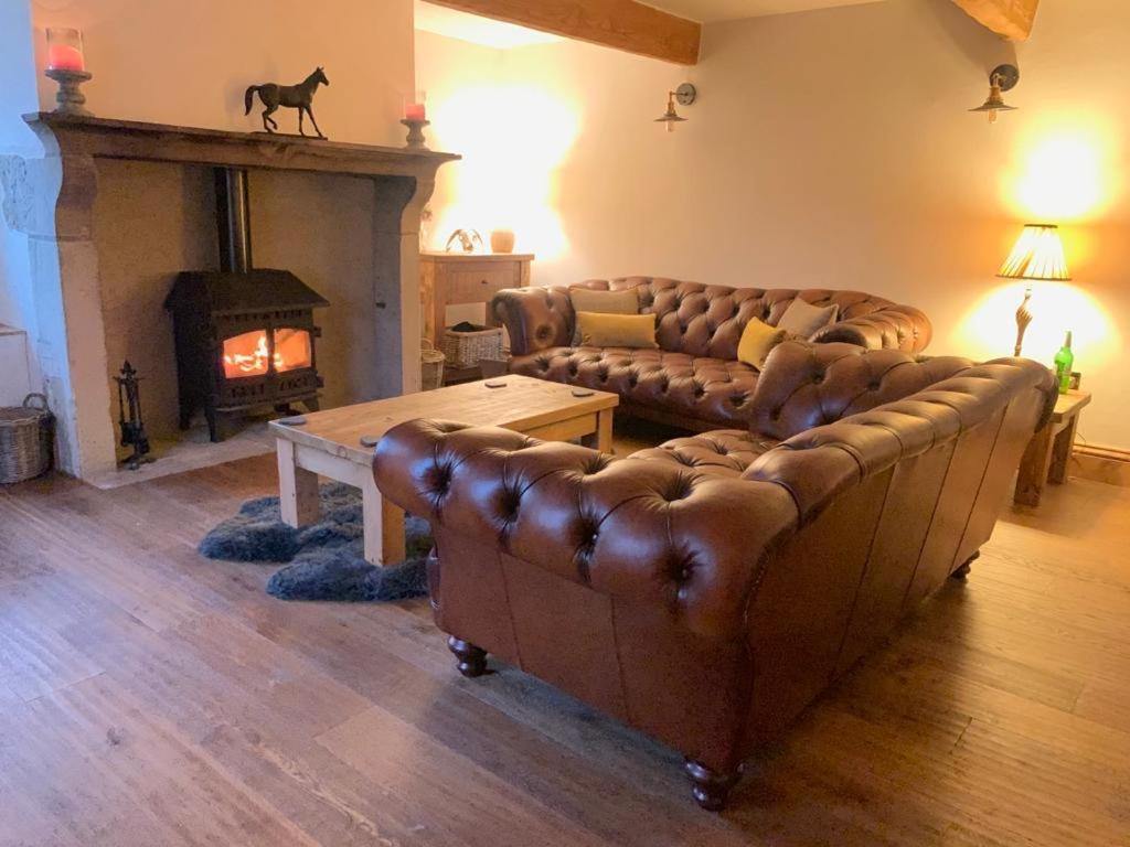 5 Star Cottage On The Green With Log Burner - Dog Friendly Austwick Экстерьер фото