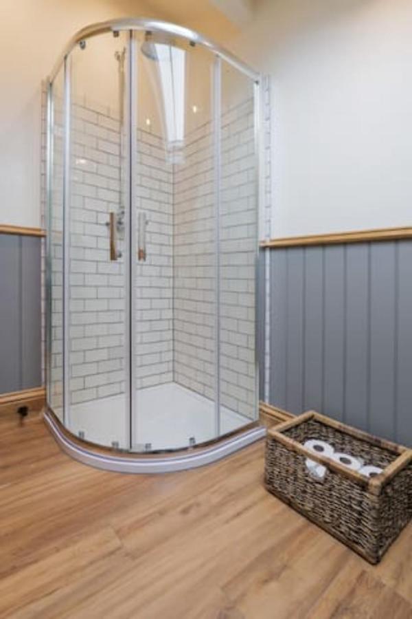 5 Star Cottage On The Green With Log Burner - Dog Friendly Austwick Экстерьер фото