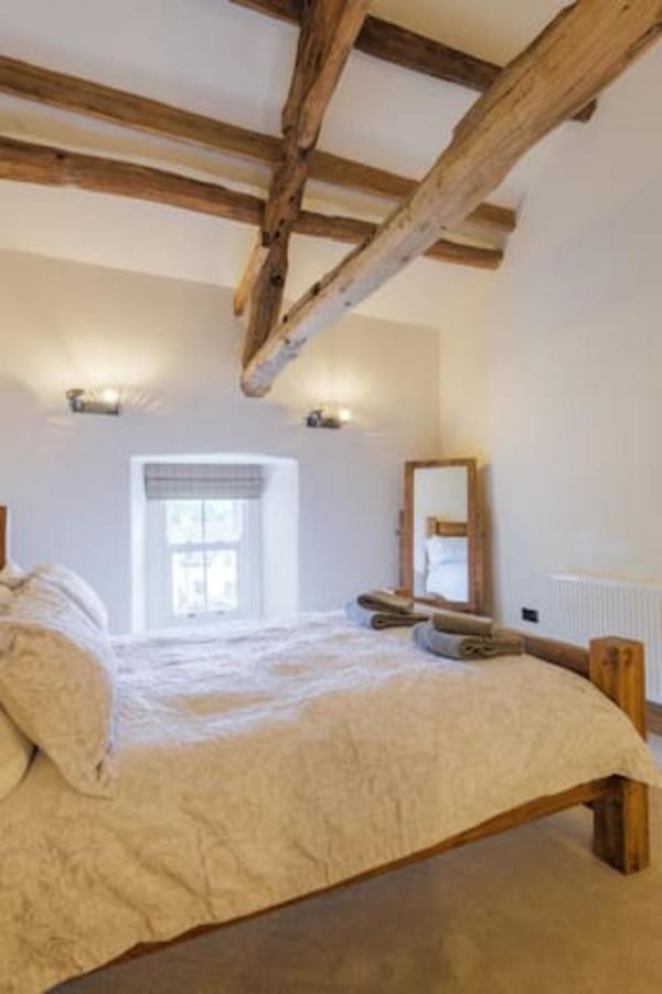 5 Star Cottage On The Green With Log Burner - Dog Friendly Austwick Экстерьер фото